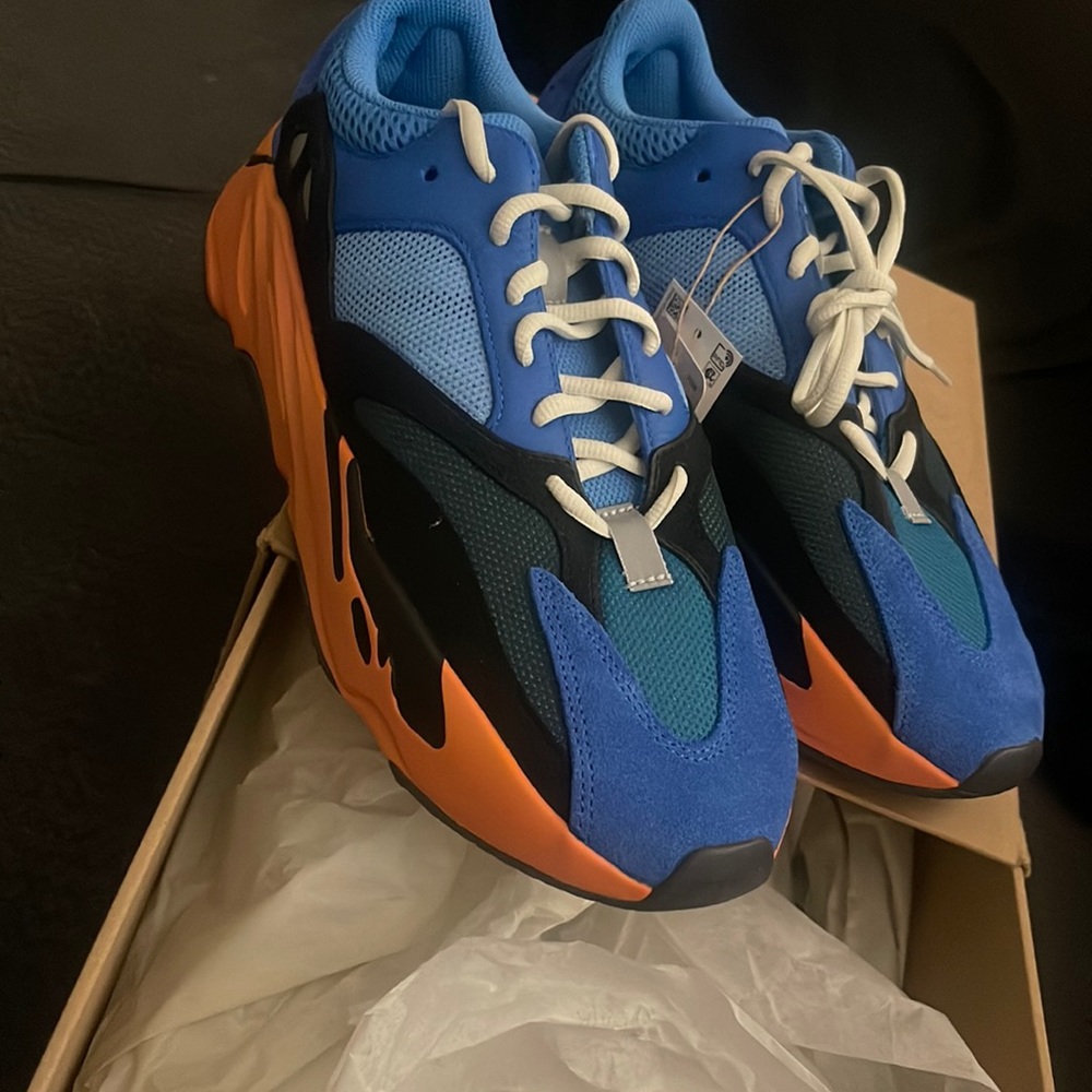 SIZE 11 MEN YEEZY 700
